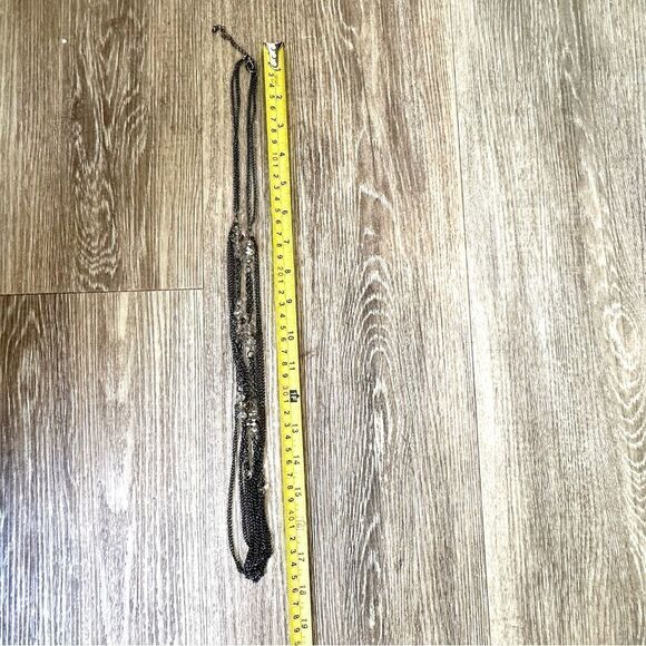 Grey long multi chain crystal necklace - Picture 4 of 10